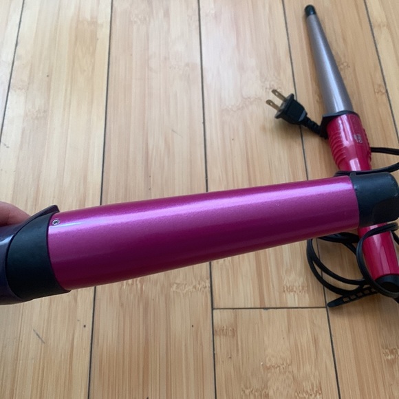 Set of Pink and Black Curling Wands - Picture 4 of 9